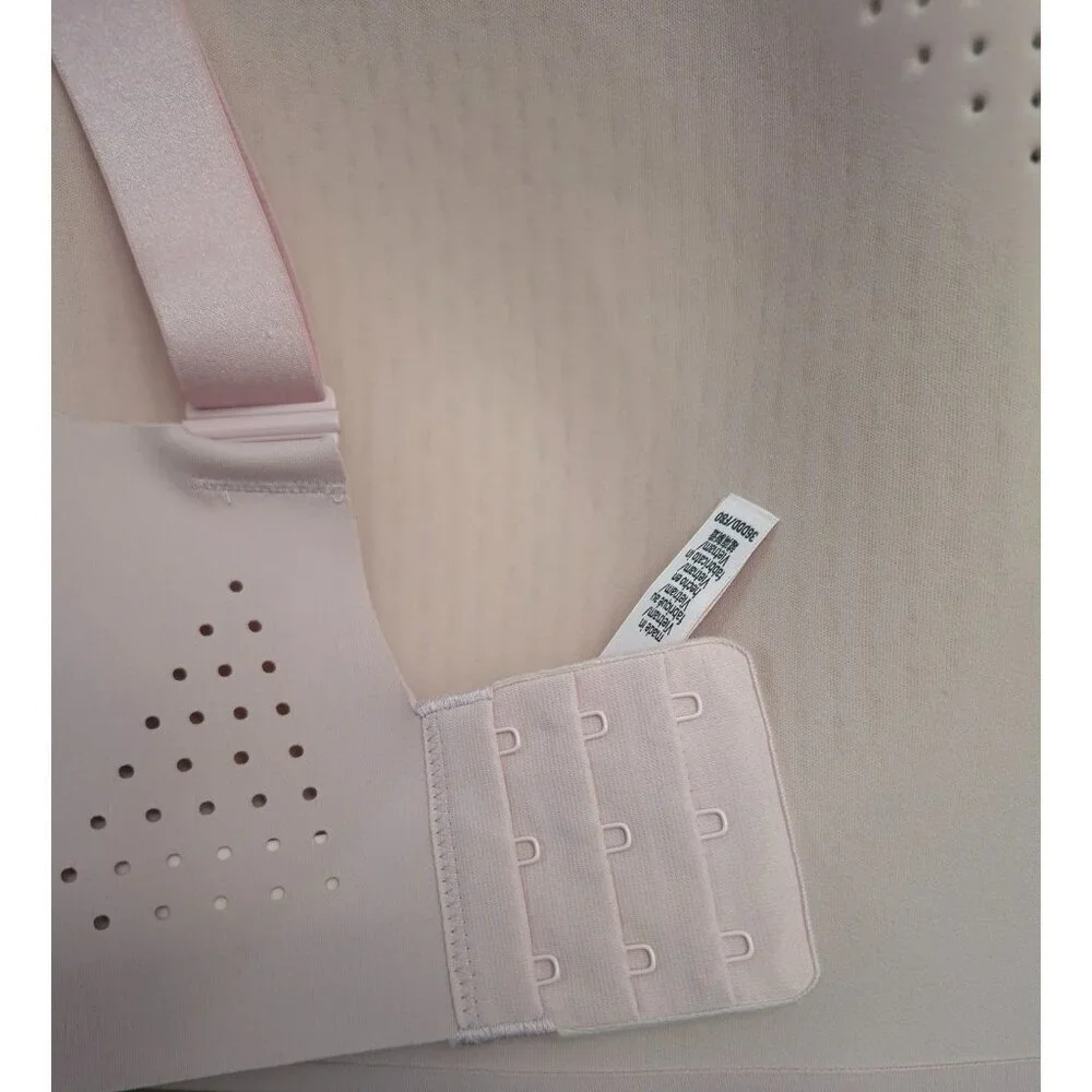 Victoria's Secret Wireless Light Pink Bra 36DDD F Perforated Adjustable Straps